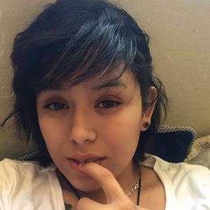 Meet your Posher, Cynthia